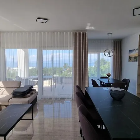 Premium Luka - - With Heated Pool Malinska