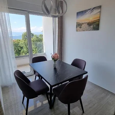 Premium Luka - - With Heated Pool Malinska