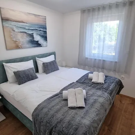 Premium Luka - - With Heated Pool * Malinska