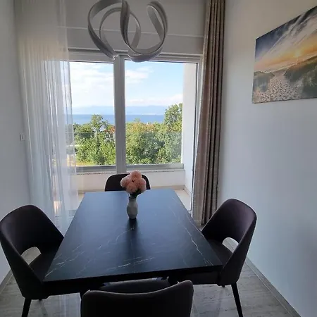 Apartment Premium Luka - - With Heated Pool