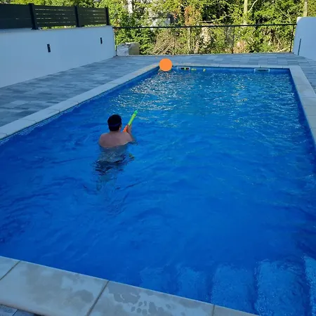 Premium Luka - - With Heated Pool *